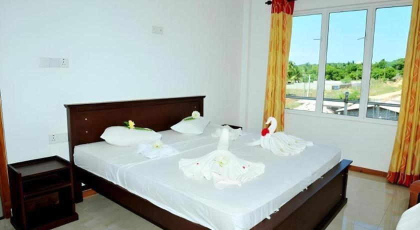 Hotel Glee Trincomalee Dış mekan fotoğraf