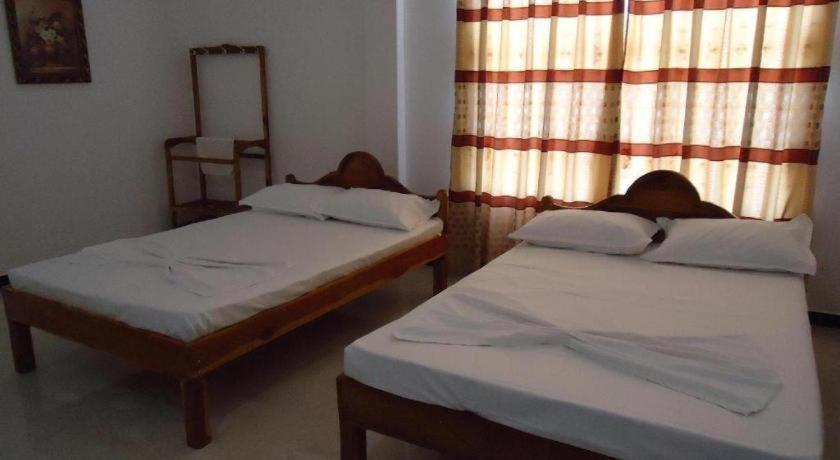 Hotel Glee Trincomalee Dış mekan fotoğraf