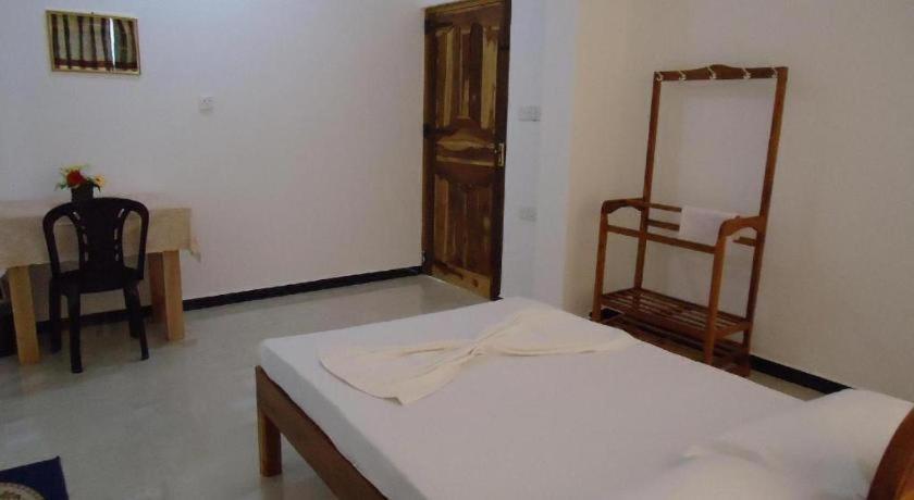 Hotel Glee Trincomalee Dış mekan fotoğraf